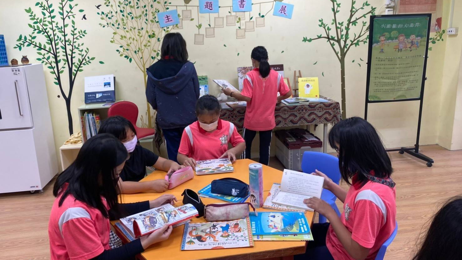 圖書館裡也有春天-用閱讀為弱勢孩子尋找優勢