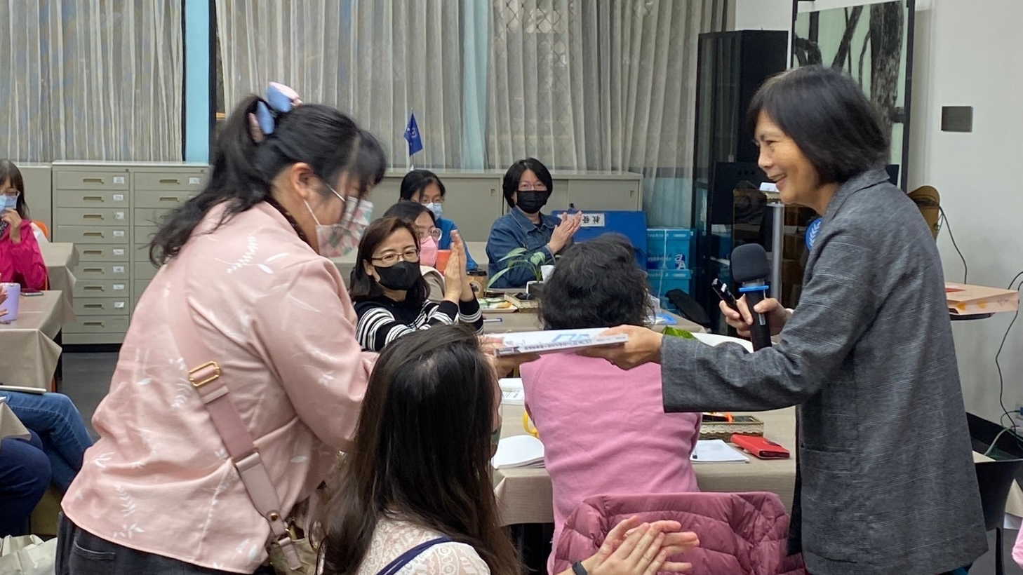 探究式閱讀-資訊素養融入專題研究