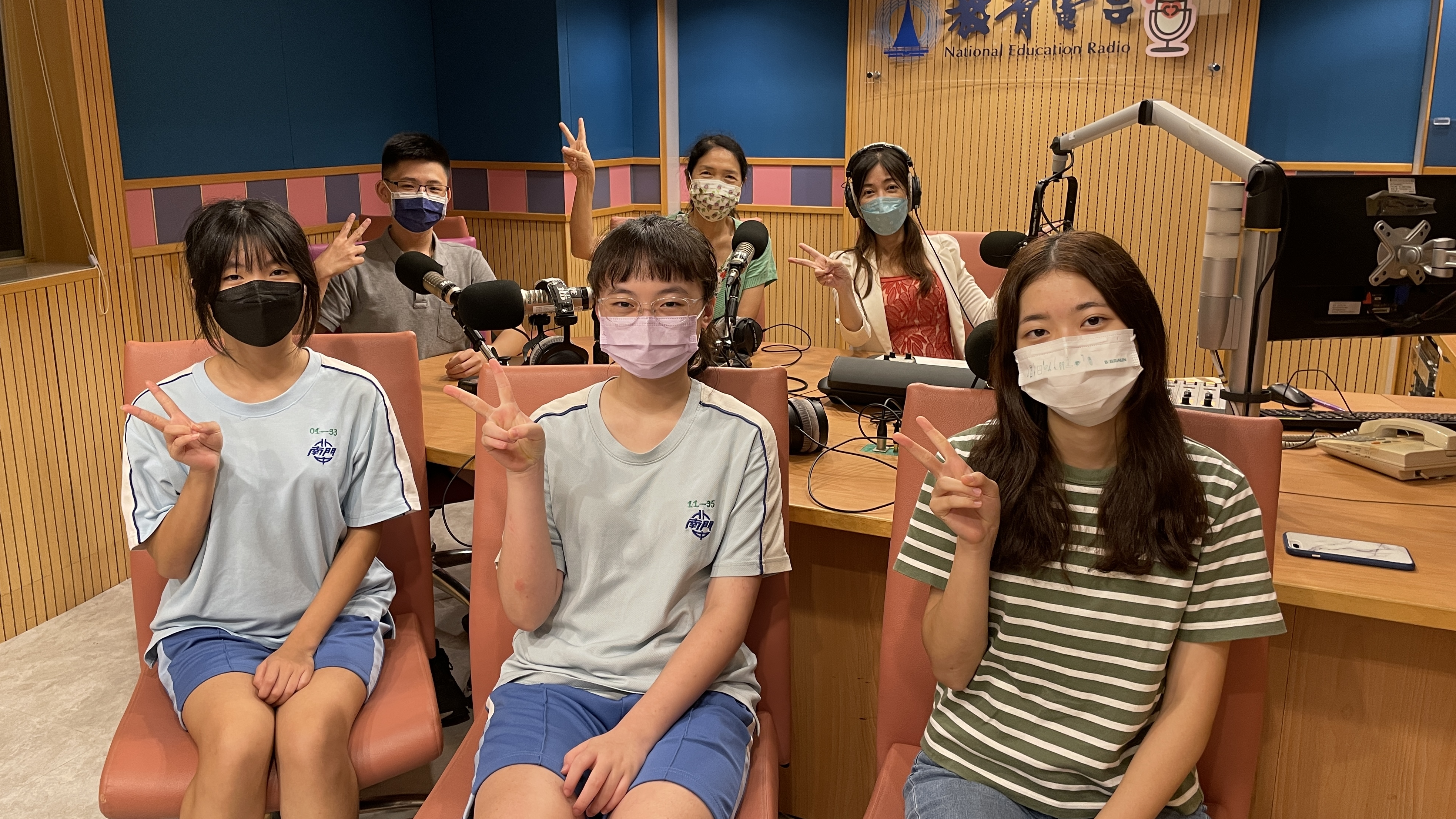 IMG_1384 (1)  2梗圖創作與社群小編.JPG