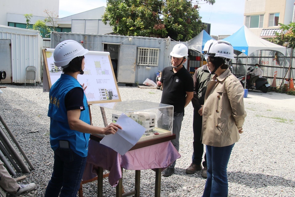 臺東縣長饒慶鈴今前往工地關心施工情形。