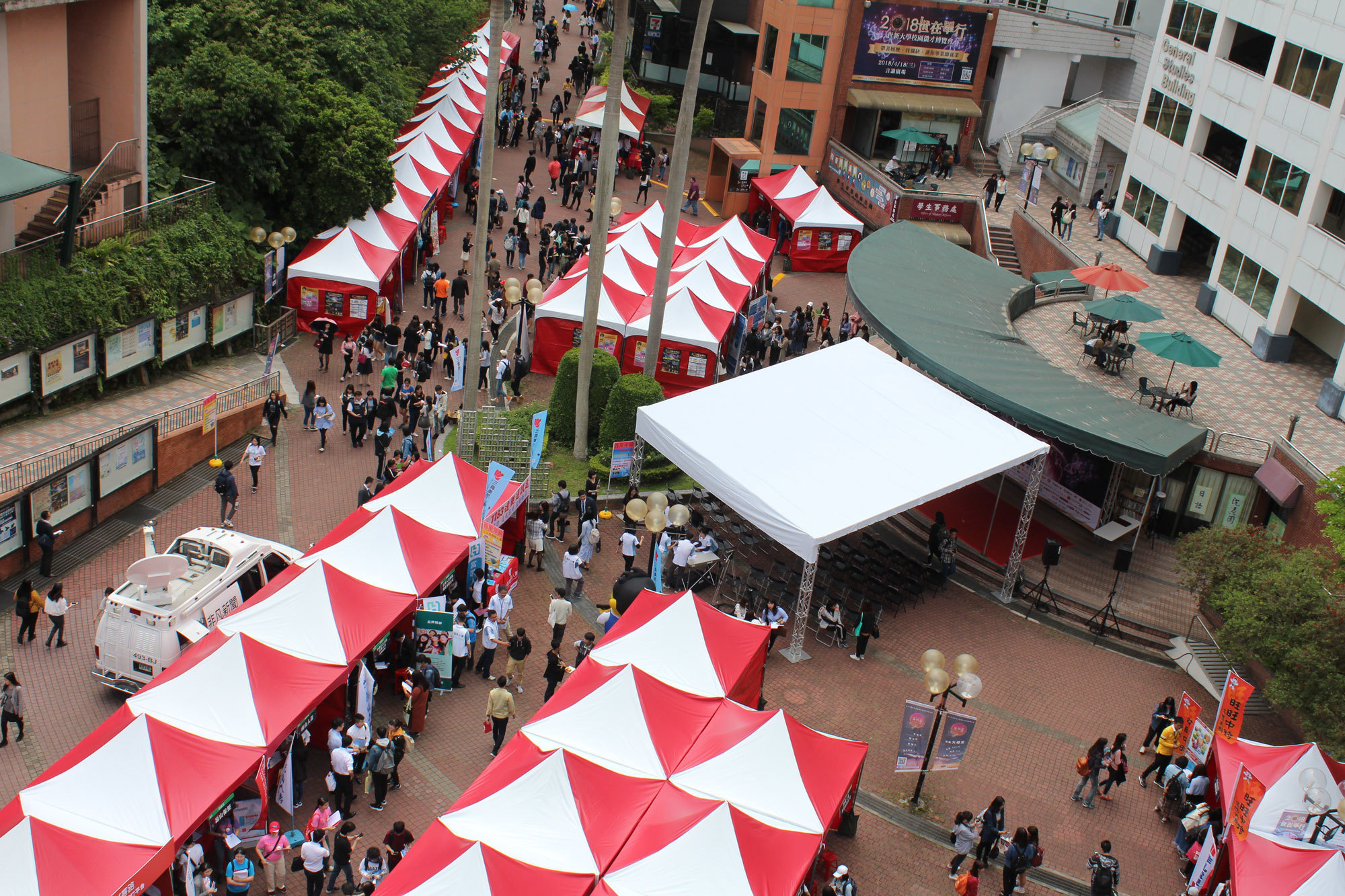 世新培育人才特色明顯，校園徵才博覽會的傳播媒體企業密度全台最高（世新提供)