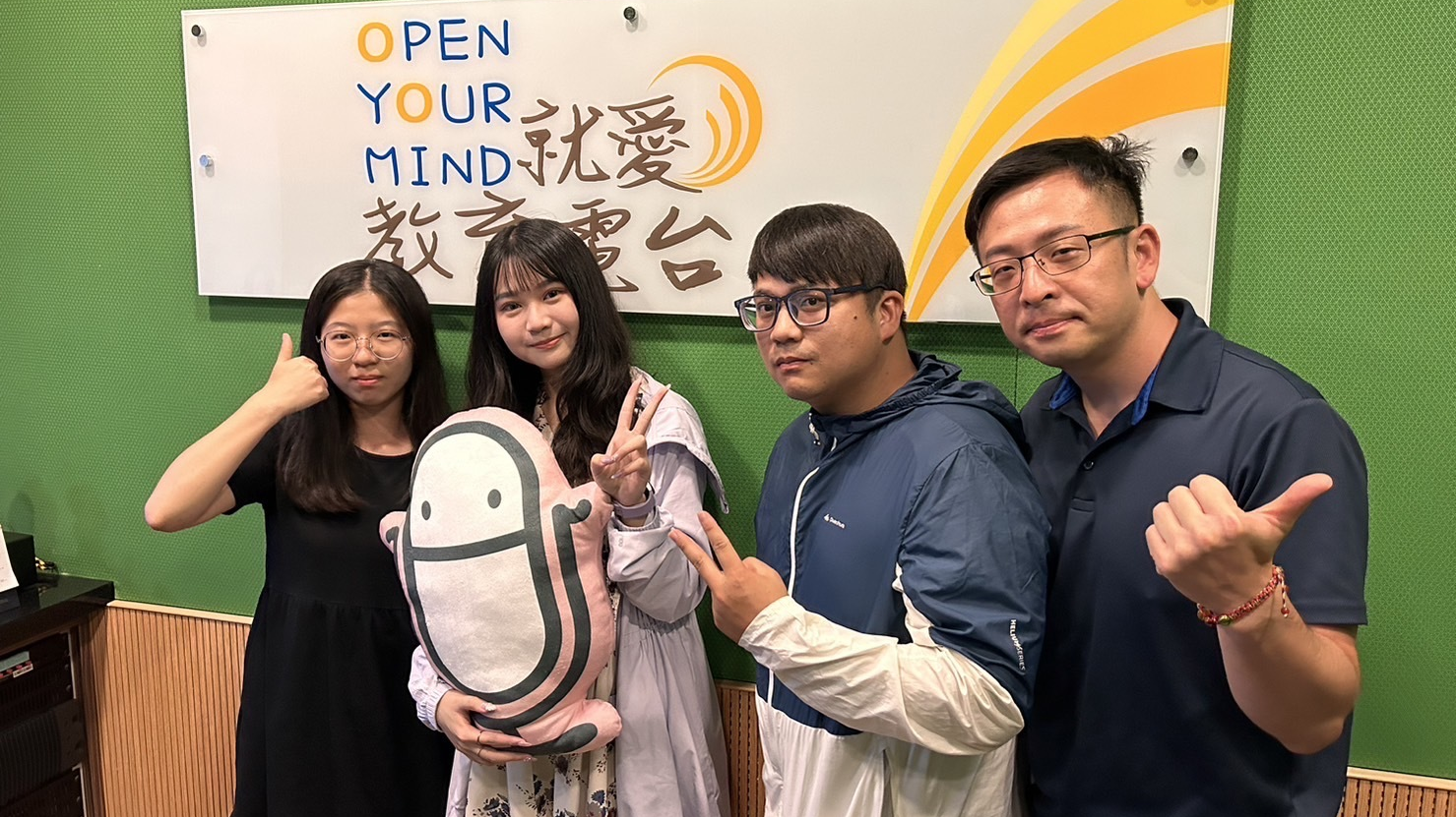 水保局台中分局農村課張仲志   鍾弘緯
靜宜大學回游農村團隊「來趣掀海風」成員 張宸安  王宣茹