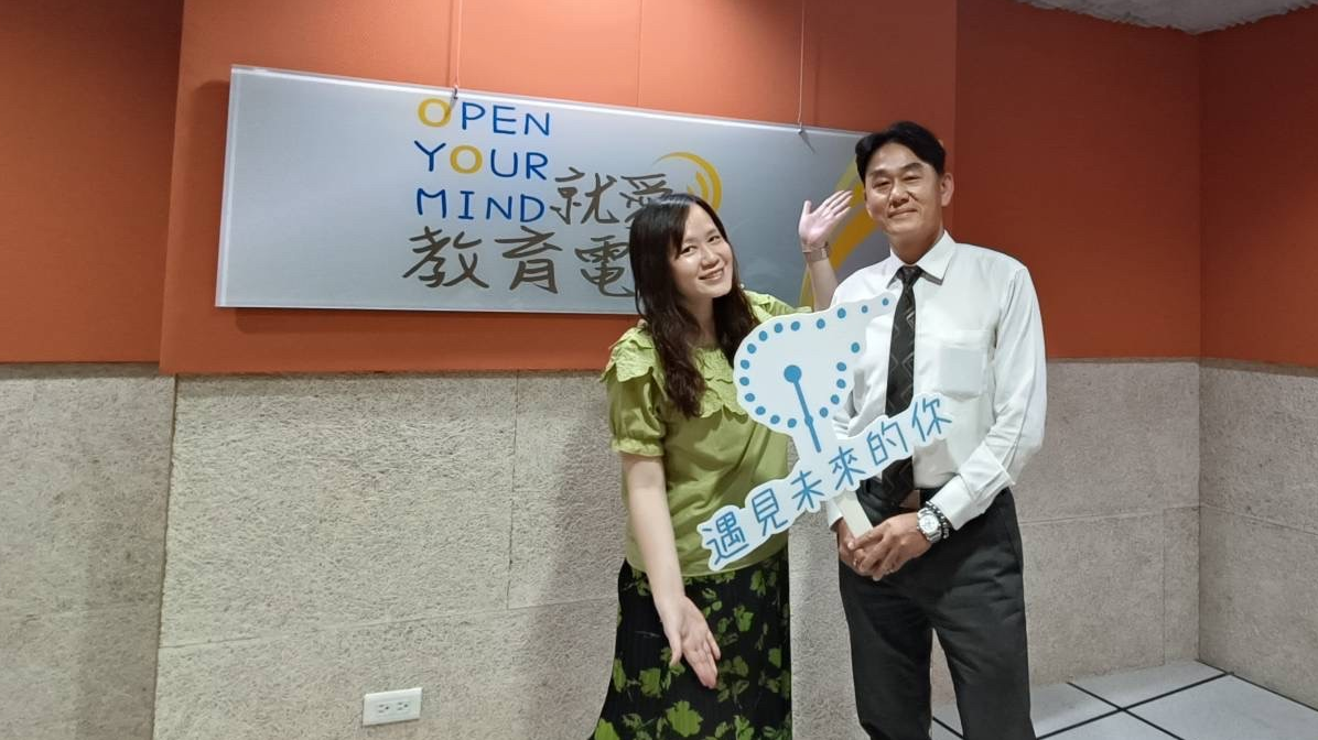 雅惠與來賓許弘憲和合影