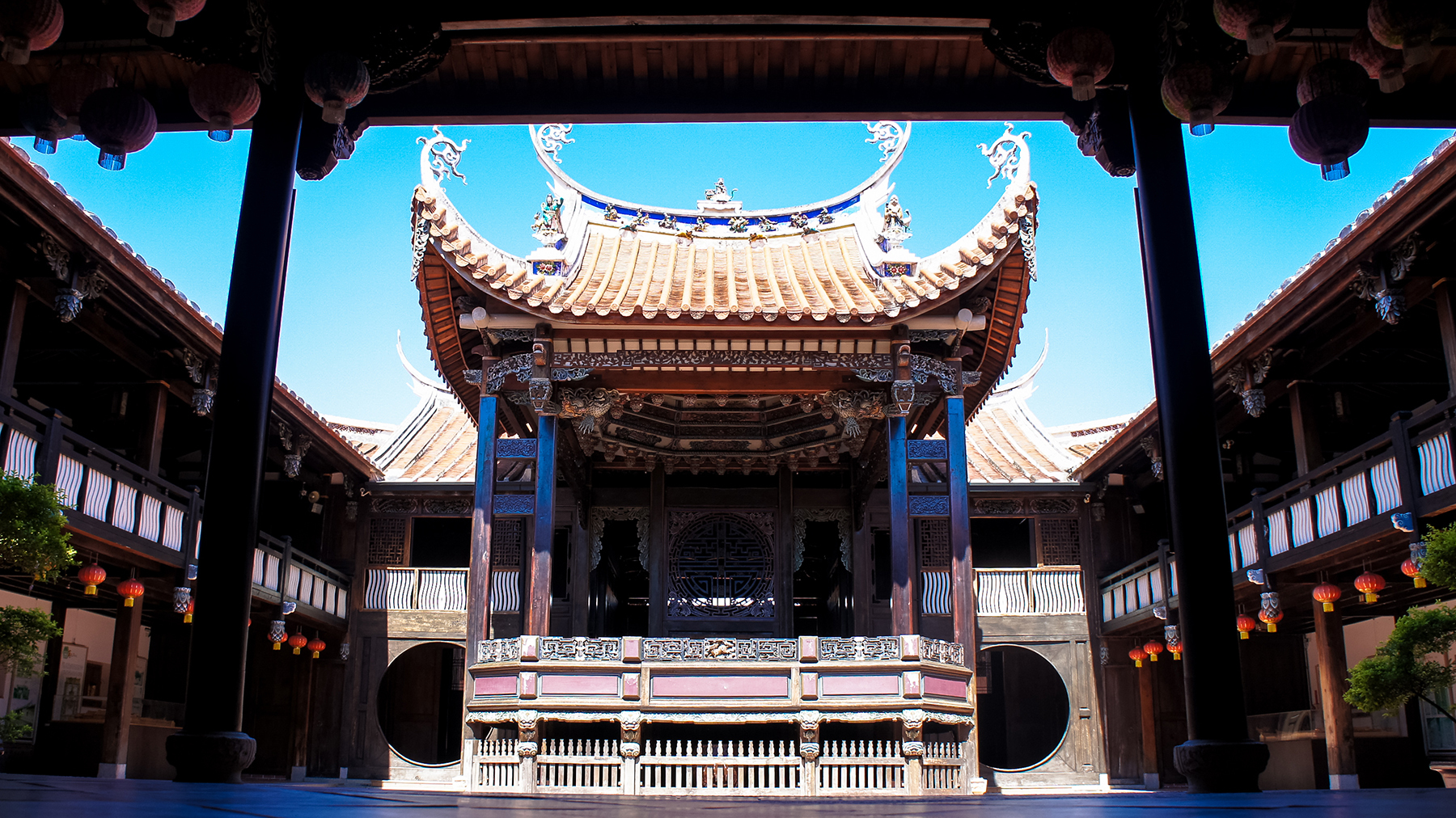 相傳霧峰林家宮保第園區的大花廳細緻度可比擬皇室規格