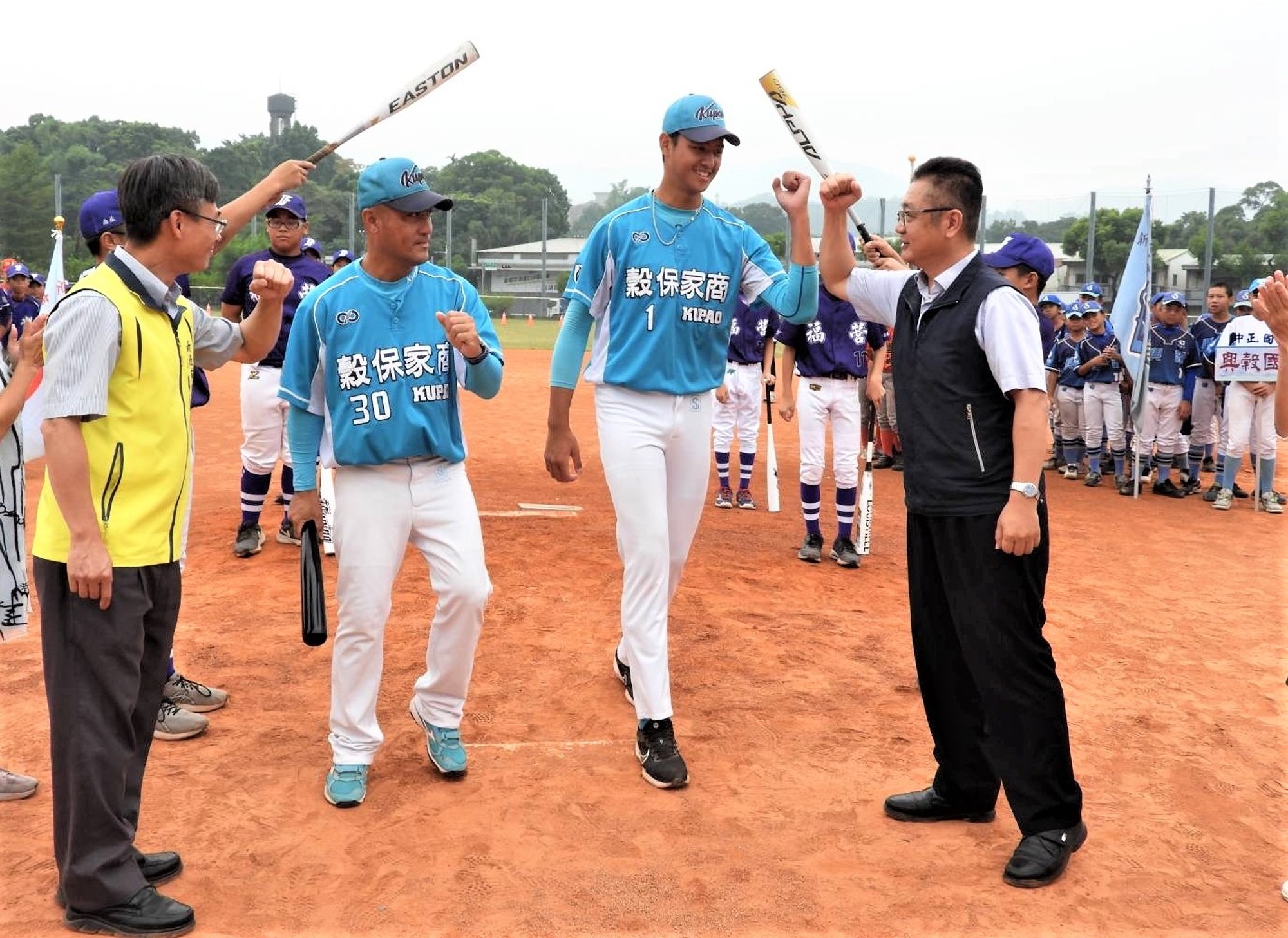 「棒門禮讚」向過去一年傑出球員和教練致以敬意，延續棒球文化的熾熱傳承