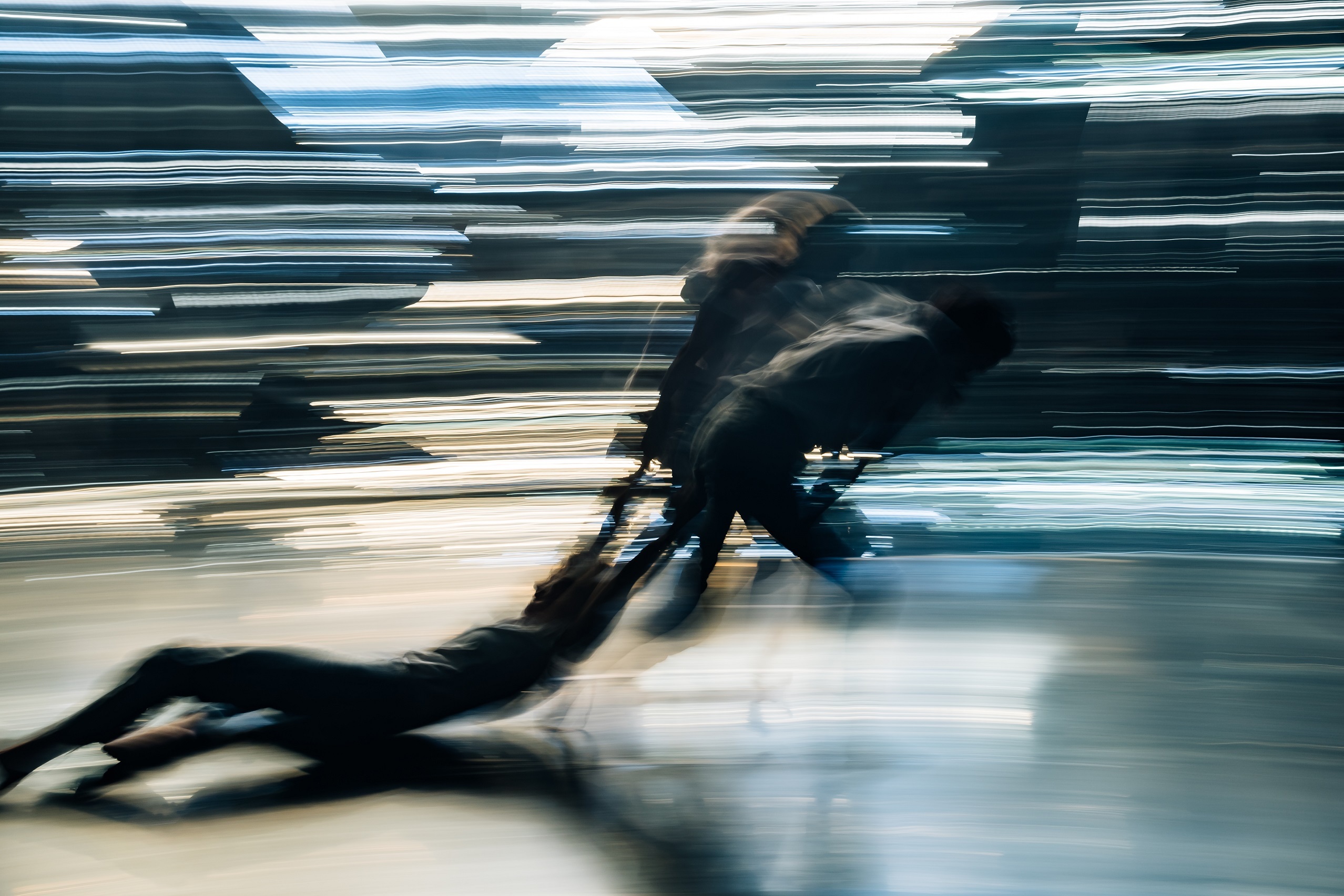 臺灣舞團「LEE＼VAKULYA」將於11月25、26日在西班牙巴塞隆納花市劇院演出《崩—無盡之下》。（Terry_Lin攝影）