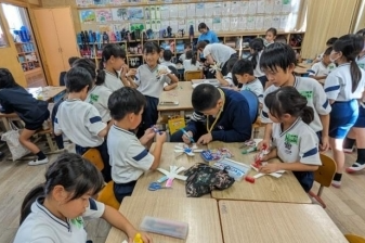 國北教大實小學生與日本學生共學