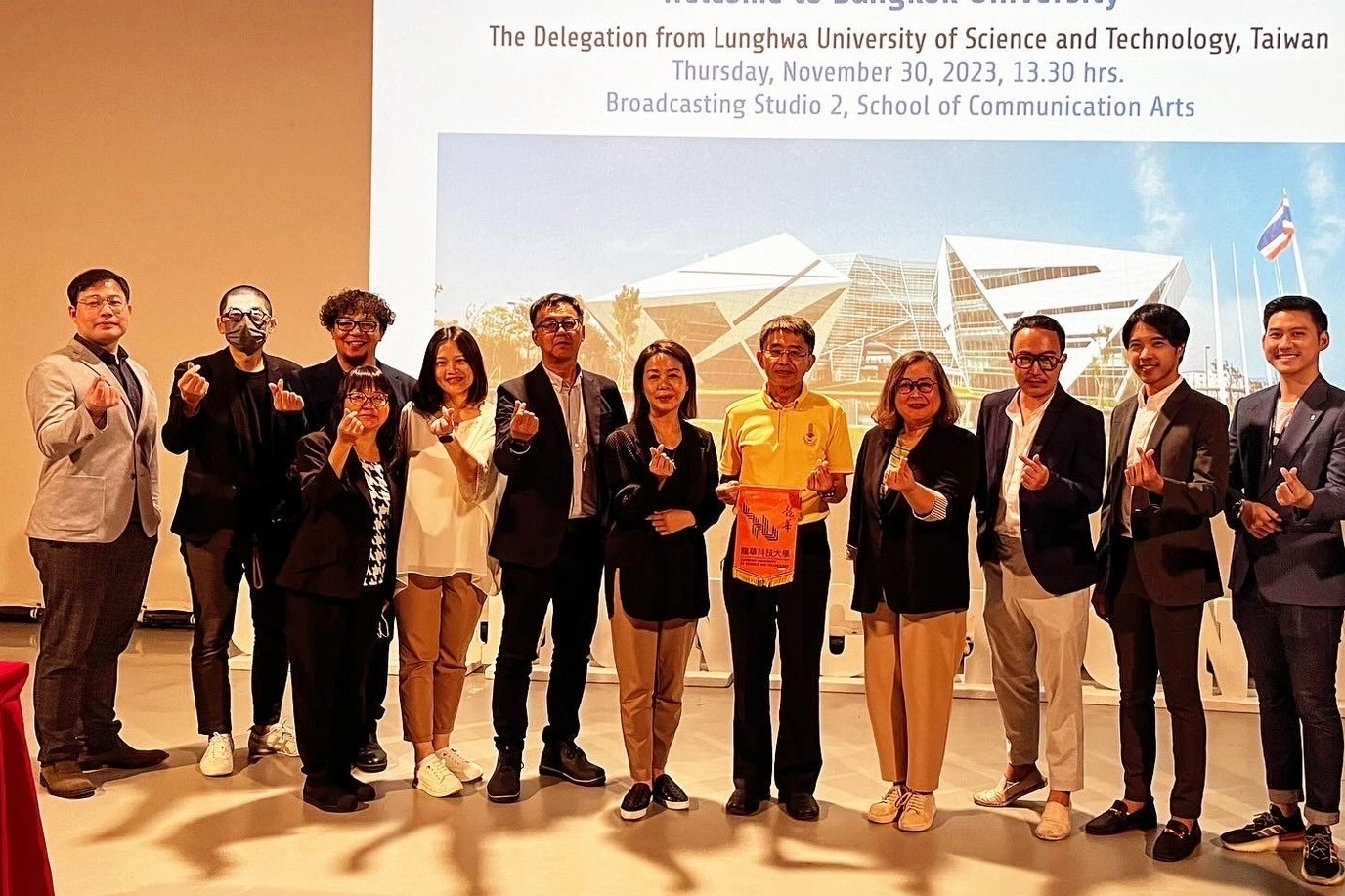 龍華科大人設學院攜手曼谷大學 推動影視傳播媒體領域合作交流(龍華科大提供)