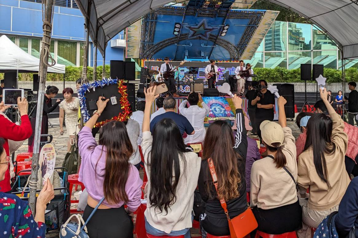 臺大牙醫師組成Spider樂團與民眾同樂