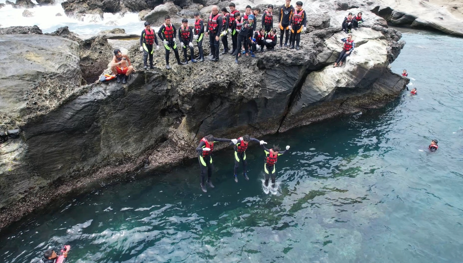 七年級石梯坪浮潛課程跳水體驗