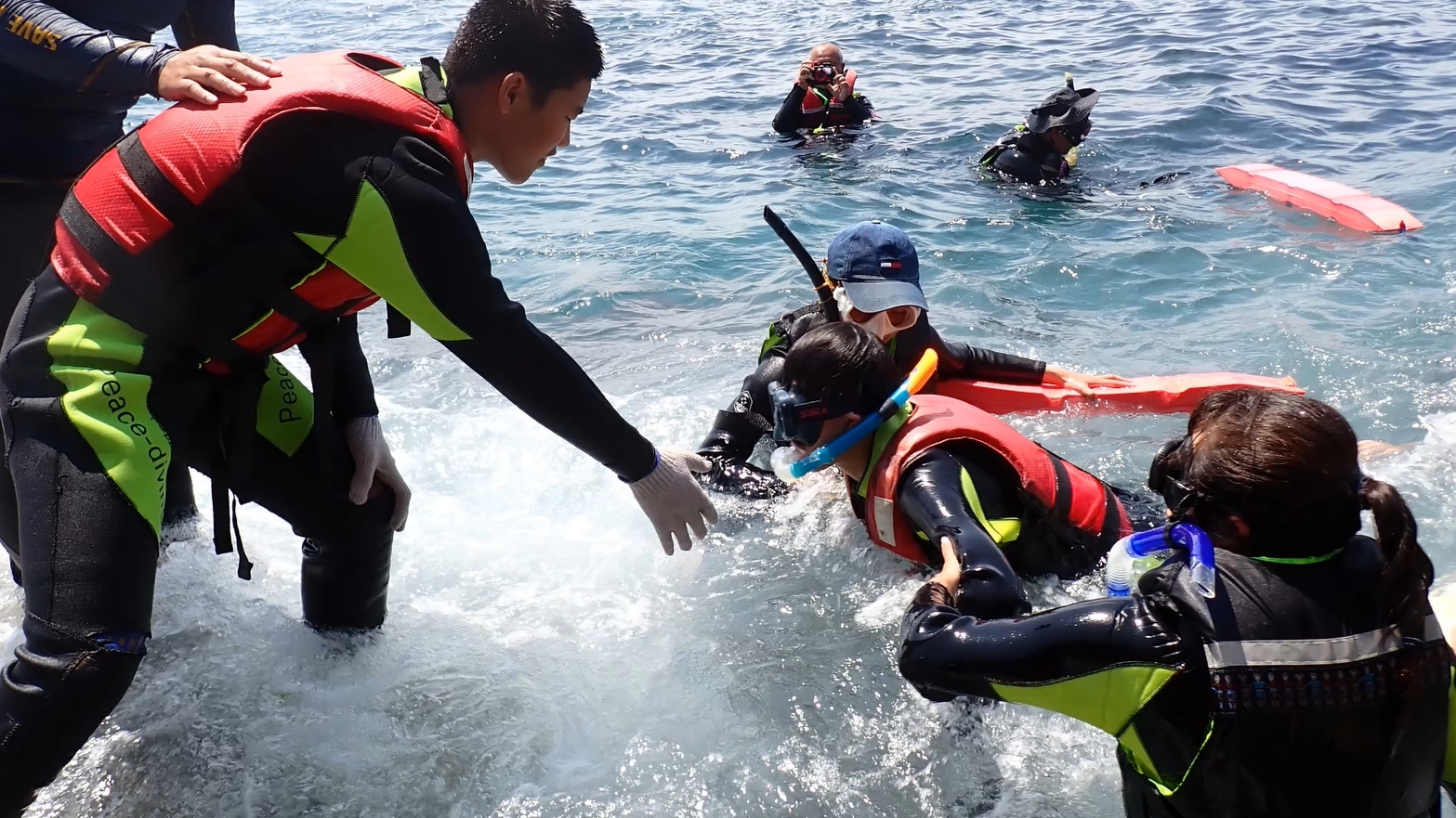 七年級石梯坪浮潛課程學習團隊合作