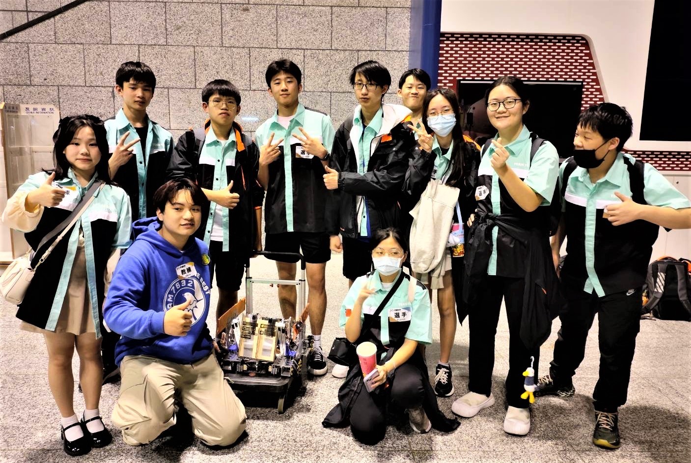 新北安康高中首次參賽FTC機器人競賽勇奪聯盟冠軍