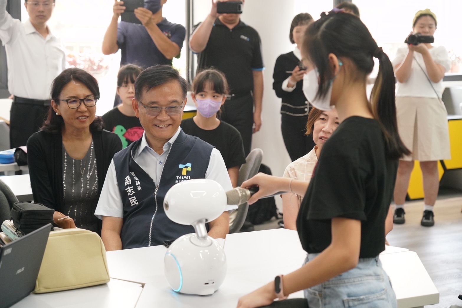 學生善用數位工具進行學習