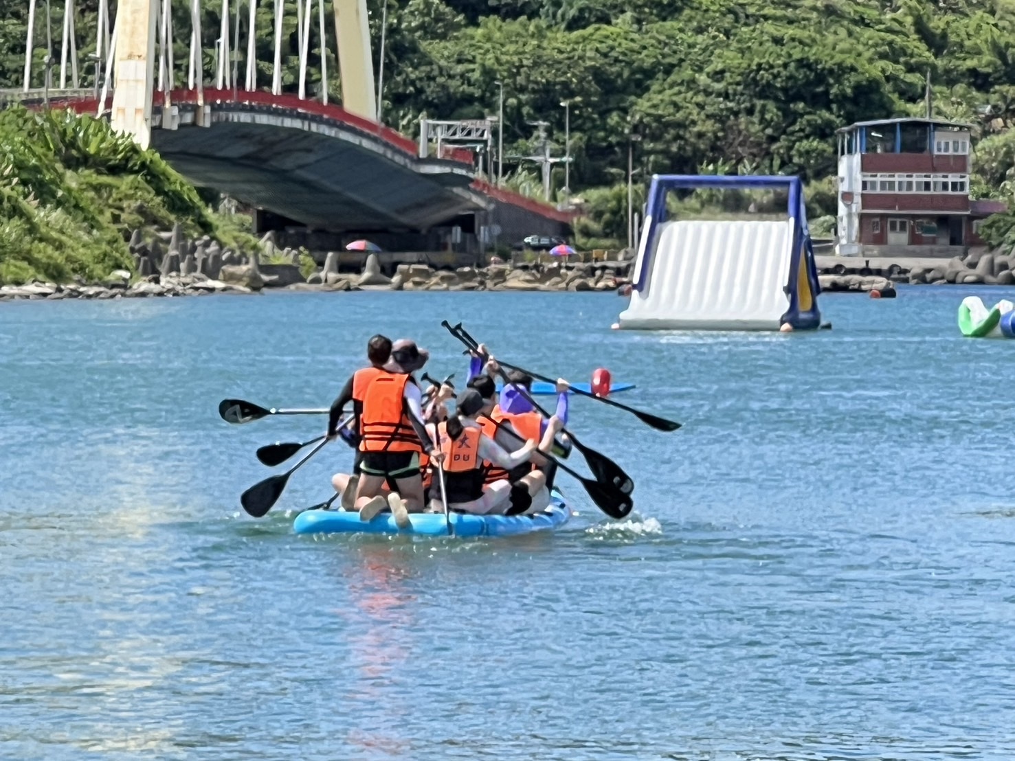 基隆親子趣味運動會 水上接力競賽嗨翻小艇碼頭
