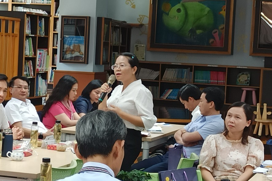 石龍國小校長楊氏紅鴞校長分享，臺灣閱讀資源的挹注，讓學生得到豐富多元的閱讀學習
