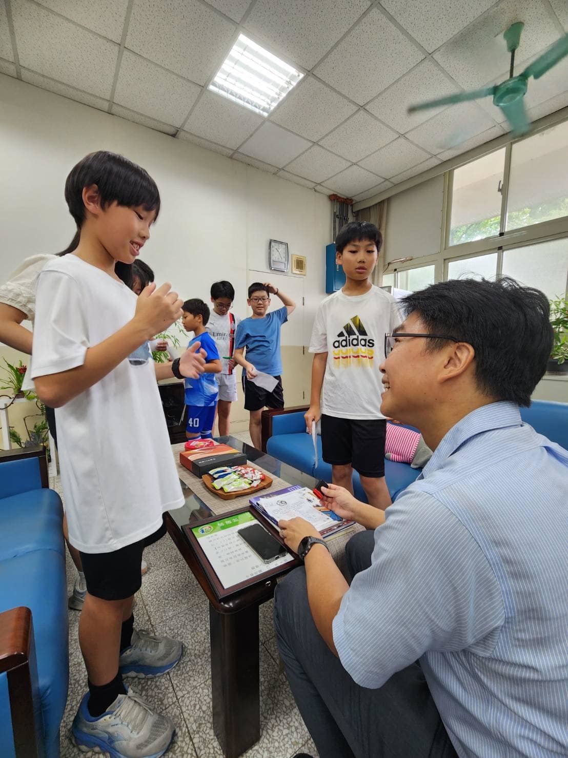 銘傳國小教師節愛的任務，為「七」位老師貼心付出，向「十」位老師大聲告白
