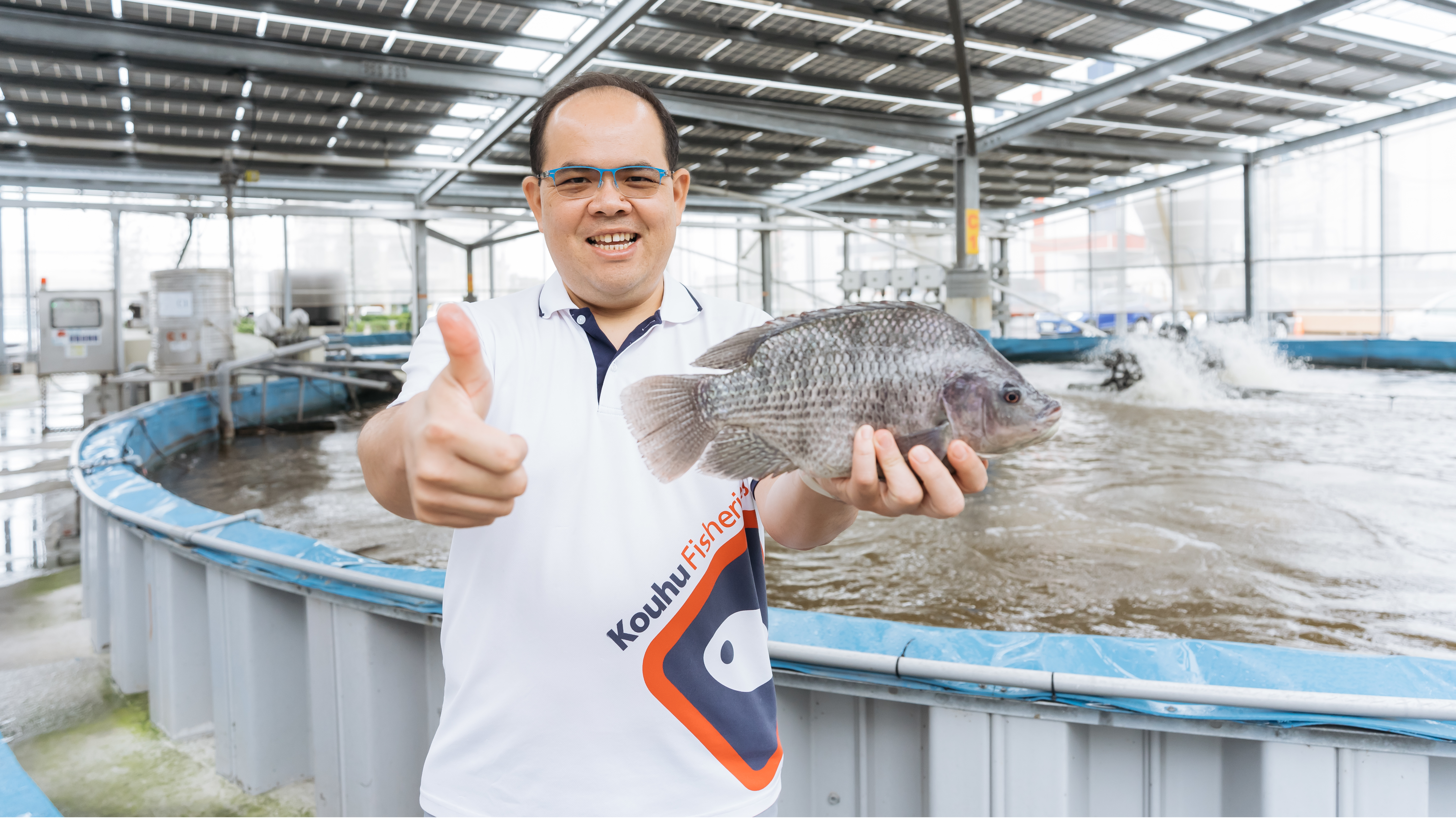 王益豐用心養出一條條健康又營養豐富的臺灣鯛魚(圖片來源：王益豐提供)