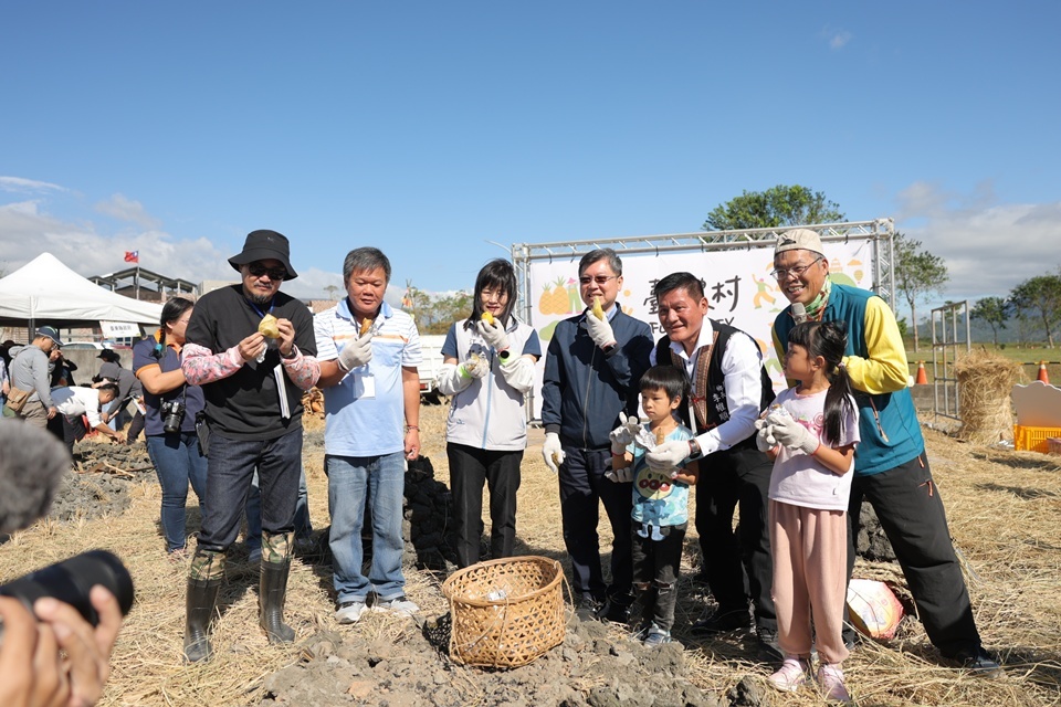 臺東縣政府於鹿野鄉公所前農地辦理「臺東農村FUN PARTY」，讓參與民眾體驗臺東農村田園樂。