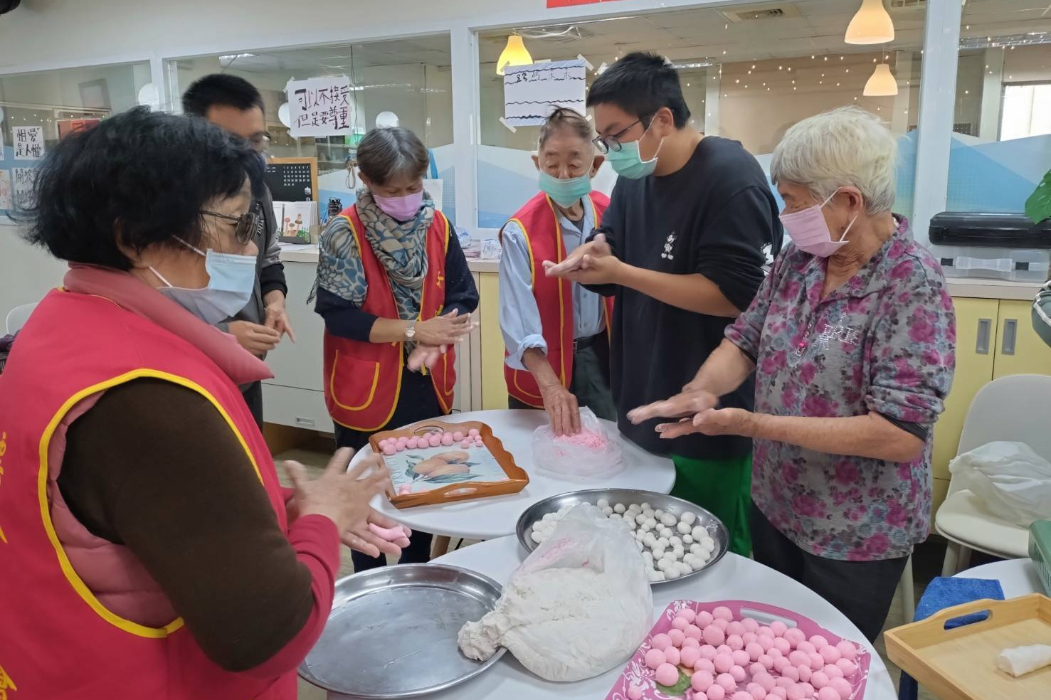 正修科大幸福小站服務隊 為受災長輩圓一個新家的夢