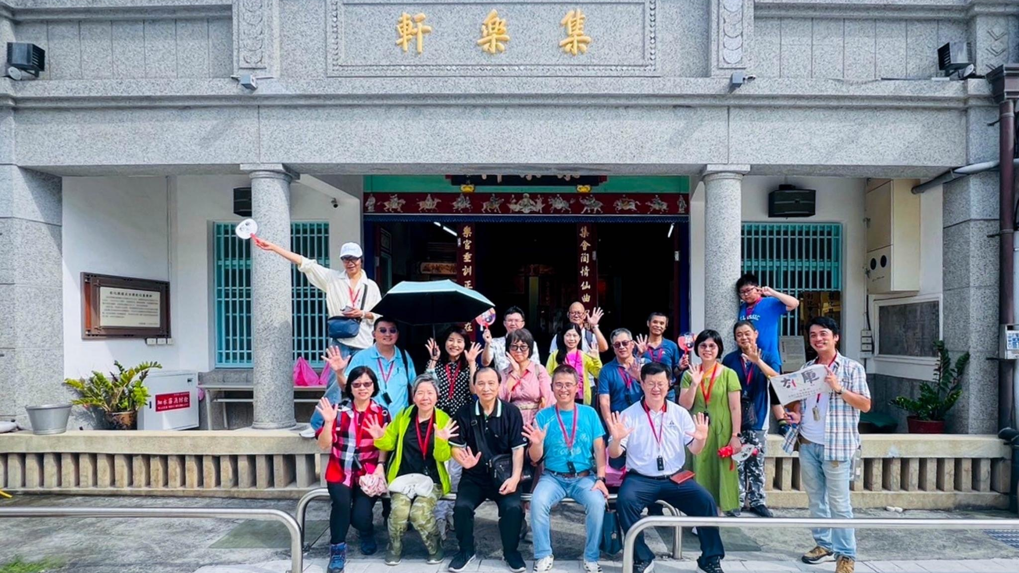 小王子邱明憲帶遊客走讀彰化市並參觀北管重要場館(圖片來源：邱明憲提供)