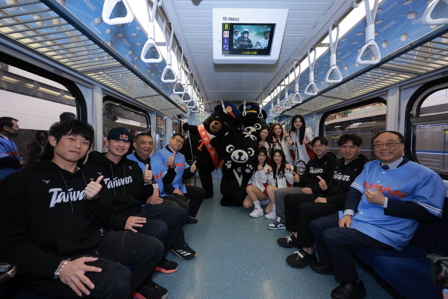 Team Taiwan「微笑冠軍號」主題彩繪列車正式啟航