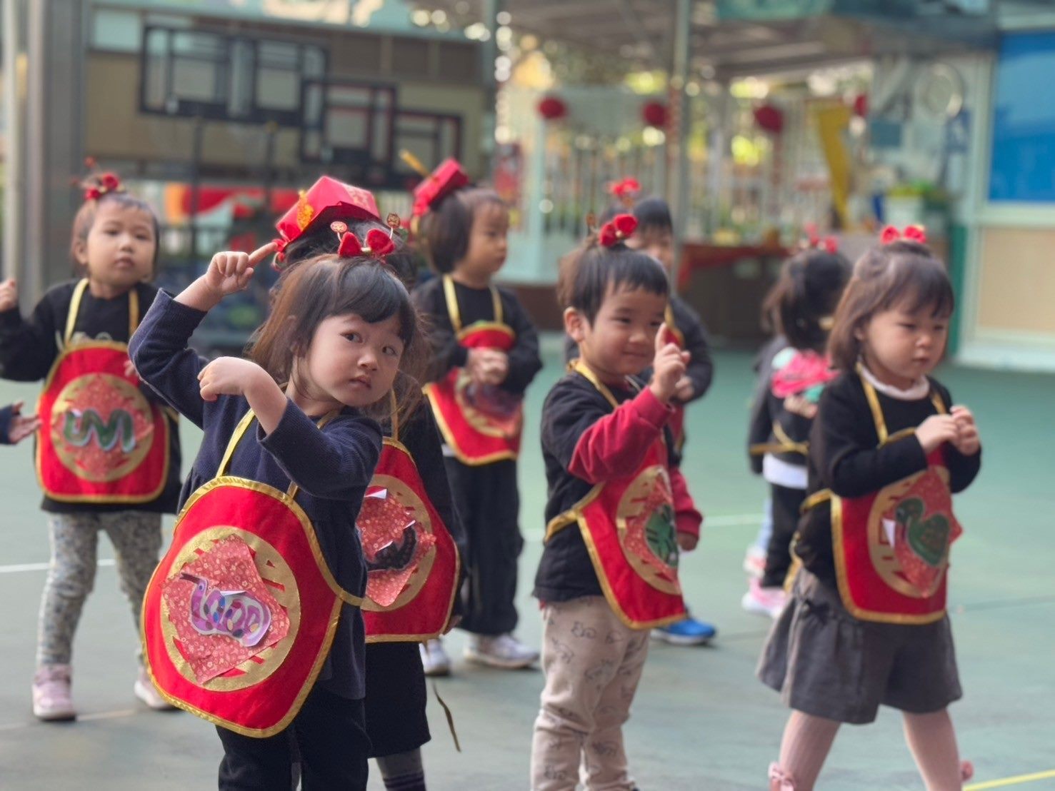 信義幼兒園幼幼班充滿年味的拜年裝扮