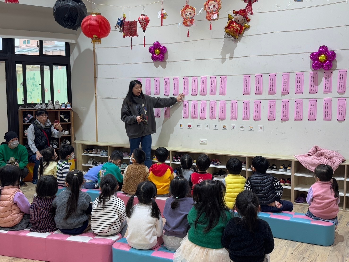 基隆市老幼共學搖元宵 祖孫團圓慶月圓