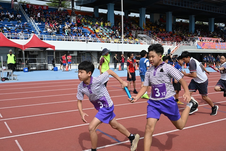 臺東縣政府今(12)日起一連4天，在縣立體育場舉行114年中小學聯合運動會田徑比賽暨國中小大隊接力賽。