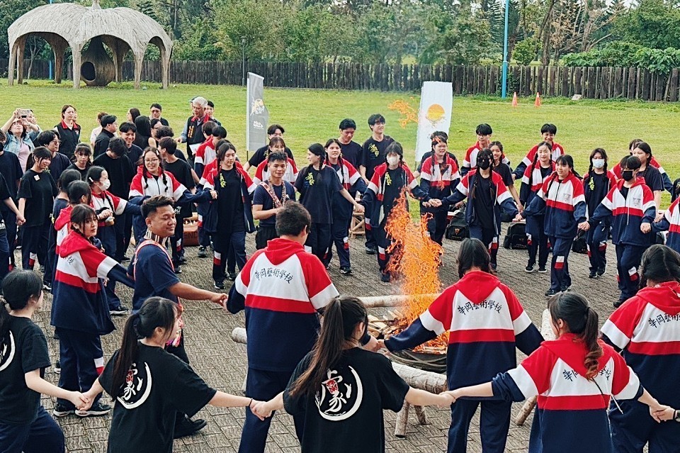 華岡藝校學生在花蓮參加工作坊