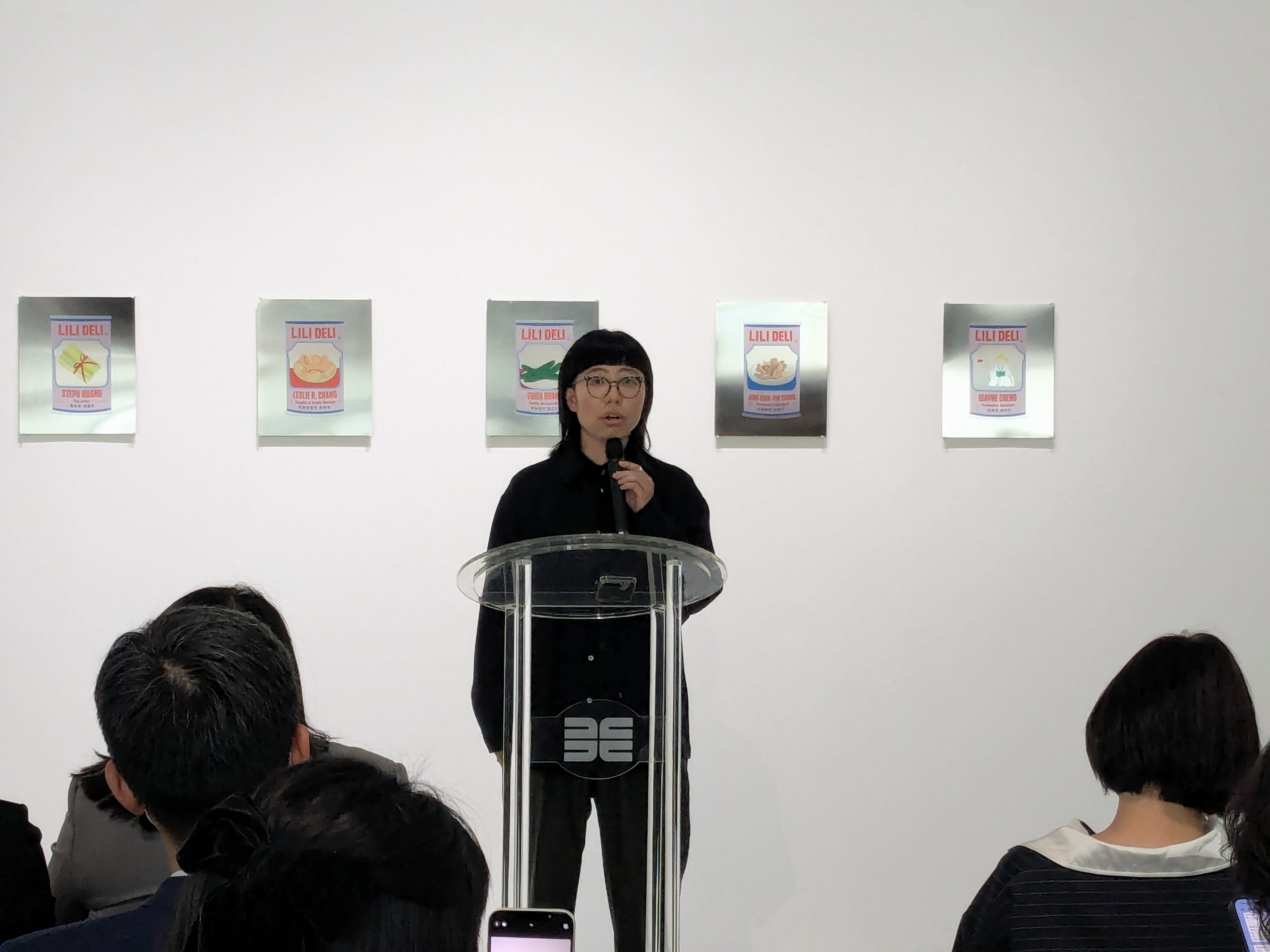 藝術家黃麗音表示，展覽反映現代人追求廉價和效率，方便與實用至上的生活方式