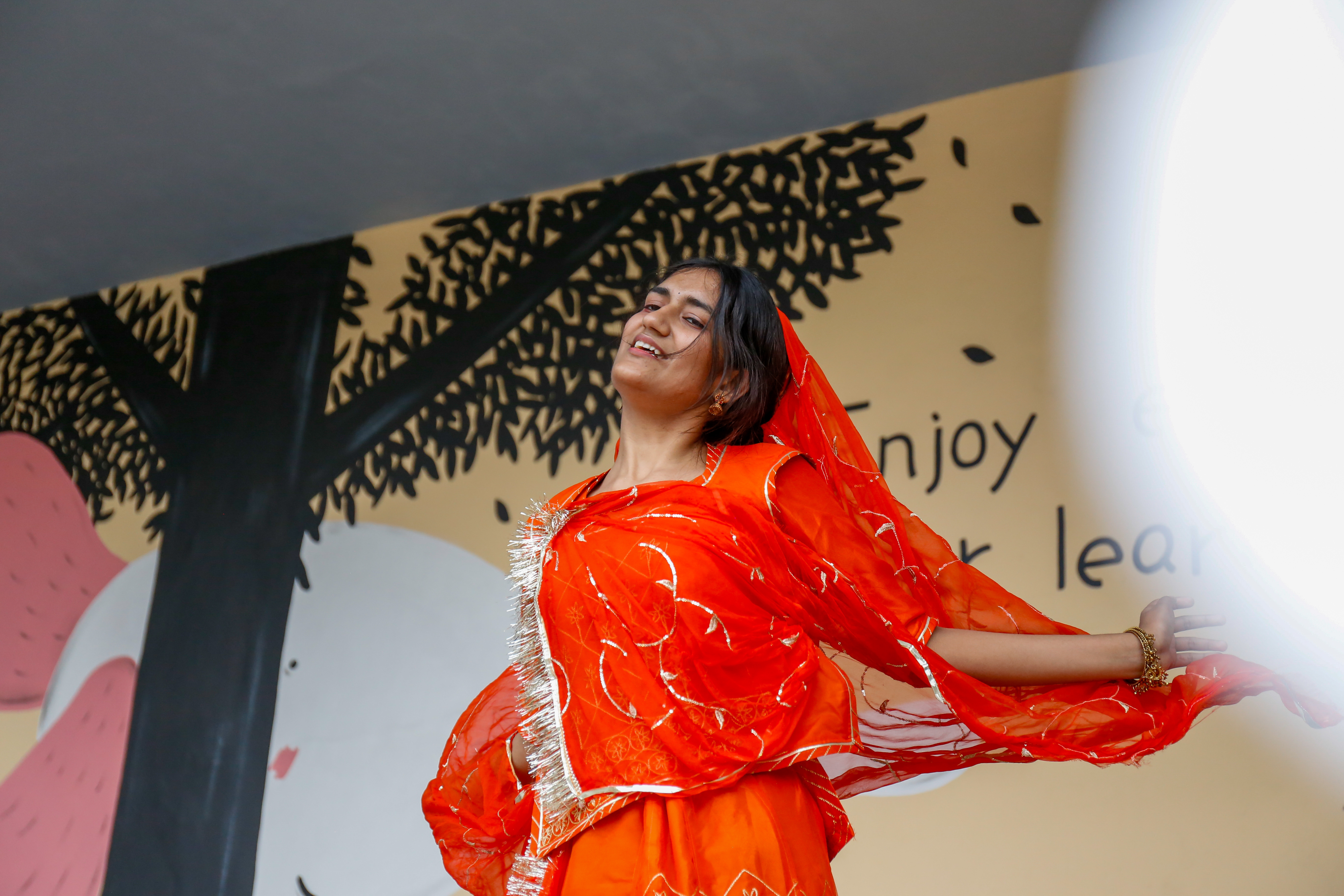 印度籍外籍教師Roshani Mali帶來印度歌舞表演