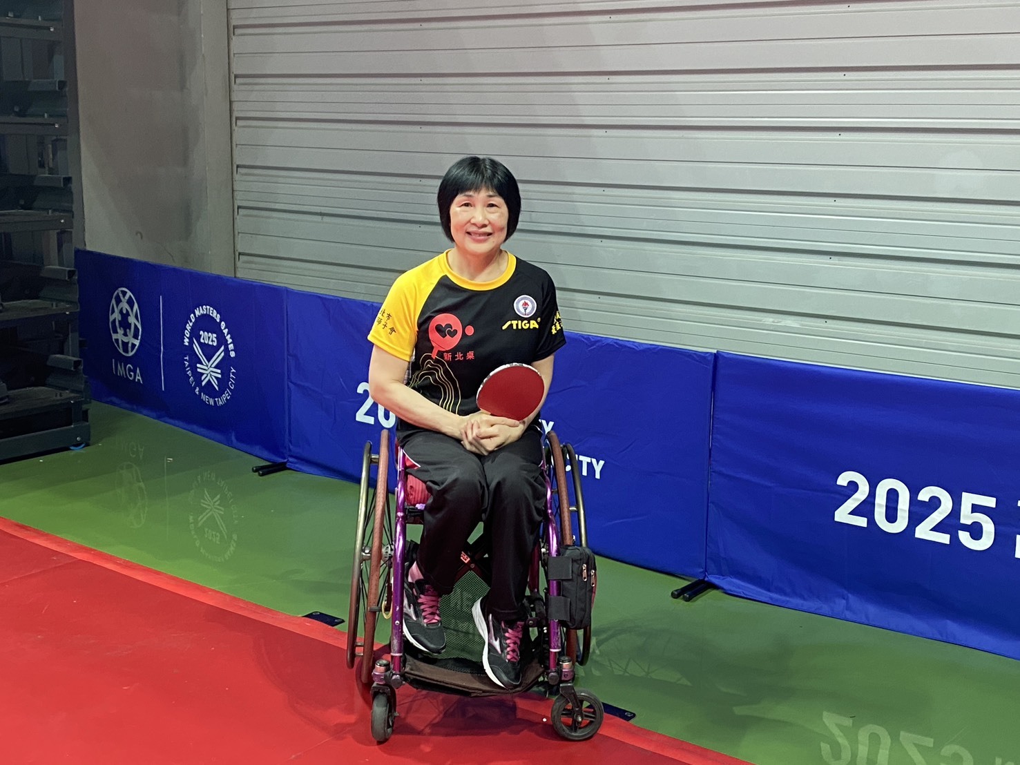 盧碧春的人生堪稱「用球拍開出來的路」，從完全不會打桌球，到3年內奪下全國冠軍。(記者蘇瑞雯拍攝)