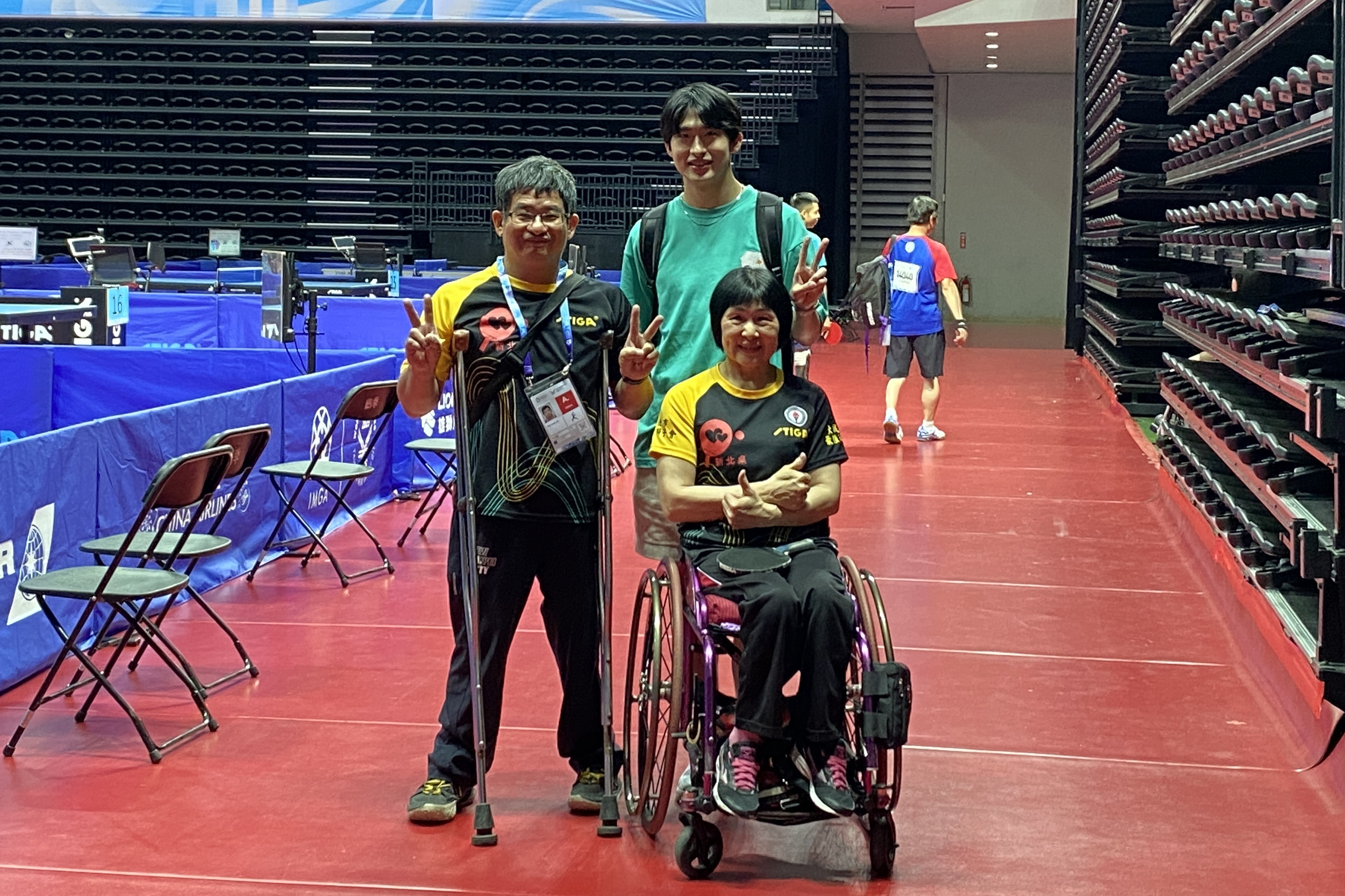 盧碧春一路走來最大的後盾，就是丈夫與兒子們的支持。21日的比賽，盧碧春小兒子也到場為媽媽加油打氣。(記者蘇瑞雯拍攝)