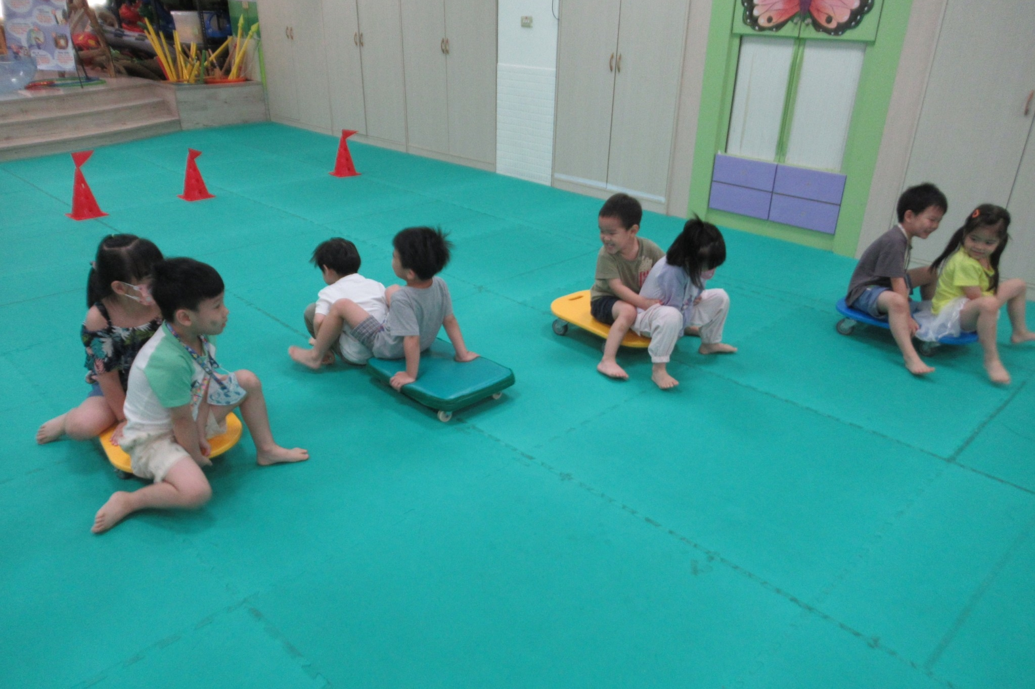 北市中山幼兒園慶端午，舉辦創意陸上划龍舟競賽