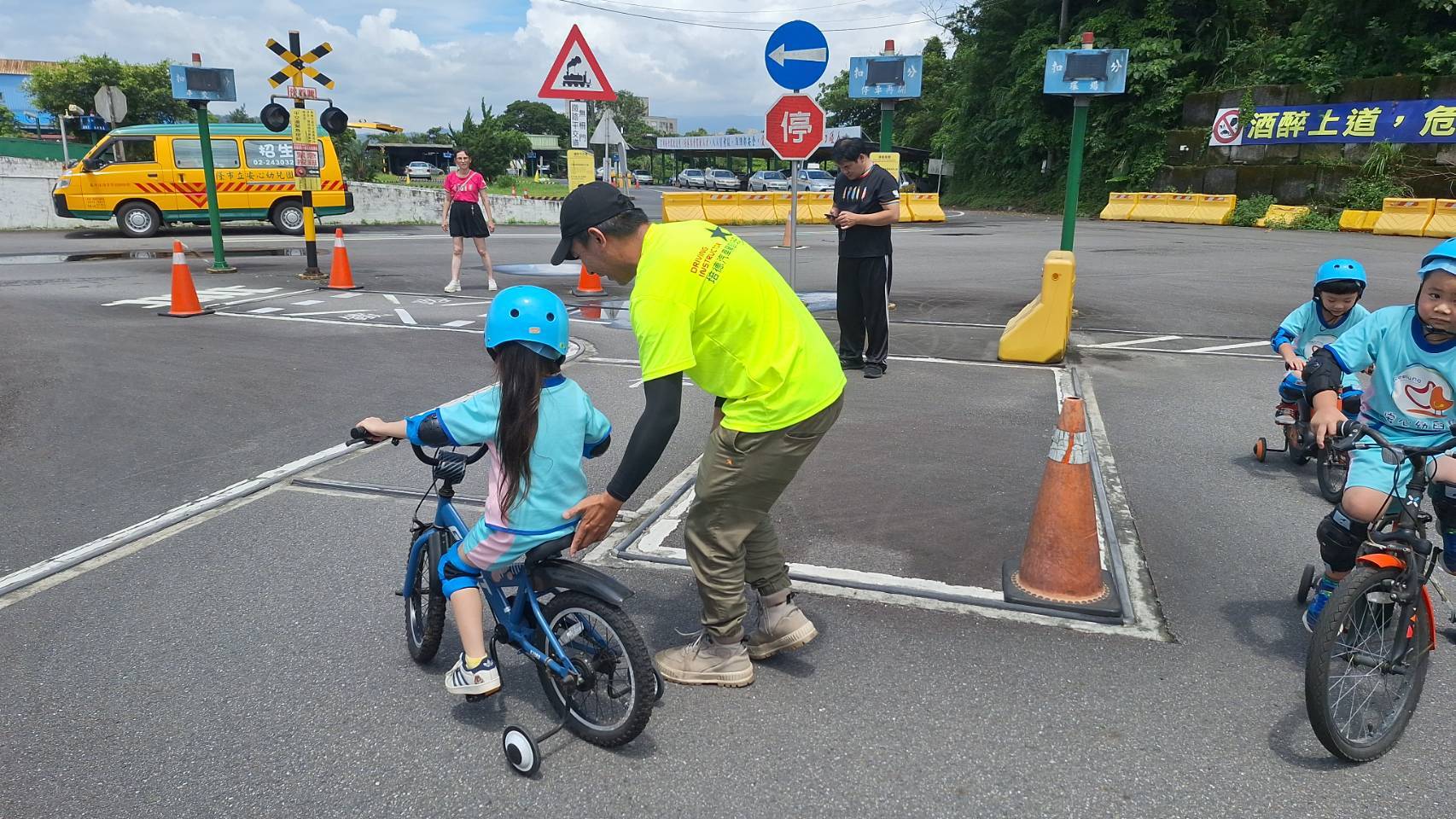 交通安全從小做起 基隆幼兒園小小騎士上路