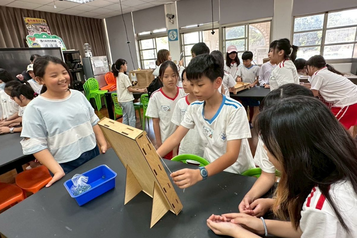 國北教大實小學生參訪義竹國小，體驗特色課程