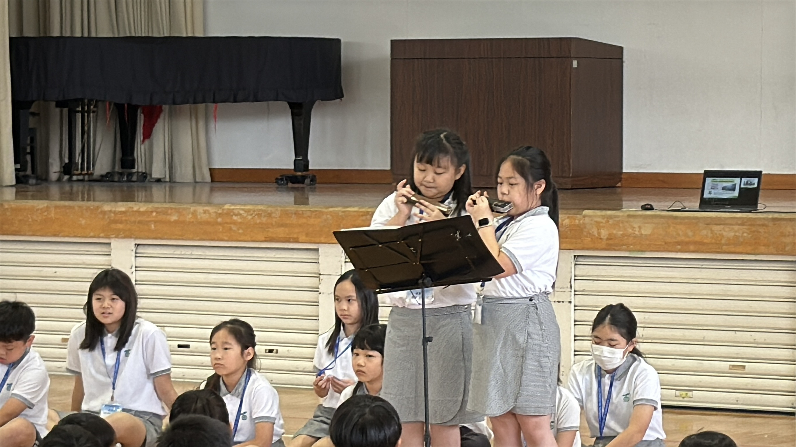 北市萬興國小學生口琴合奏演出宮崎駿動漫組曲