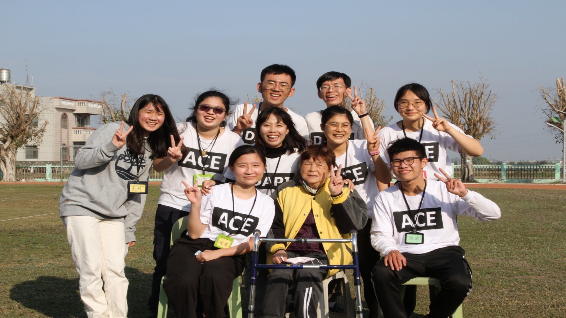 島語實驗室由一群志同道合的在地年輕人所組成。（圖：島語實驗室提供）