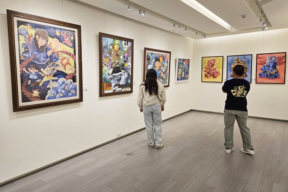 臺東女中第24屆美術班畢業美展，即日起於臺東縣文化處藝文中心1樓展出，以《奇遇》為主題，用藝術創作為彼此奇妙的相遇畫下句點。