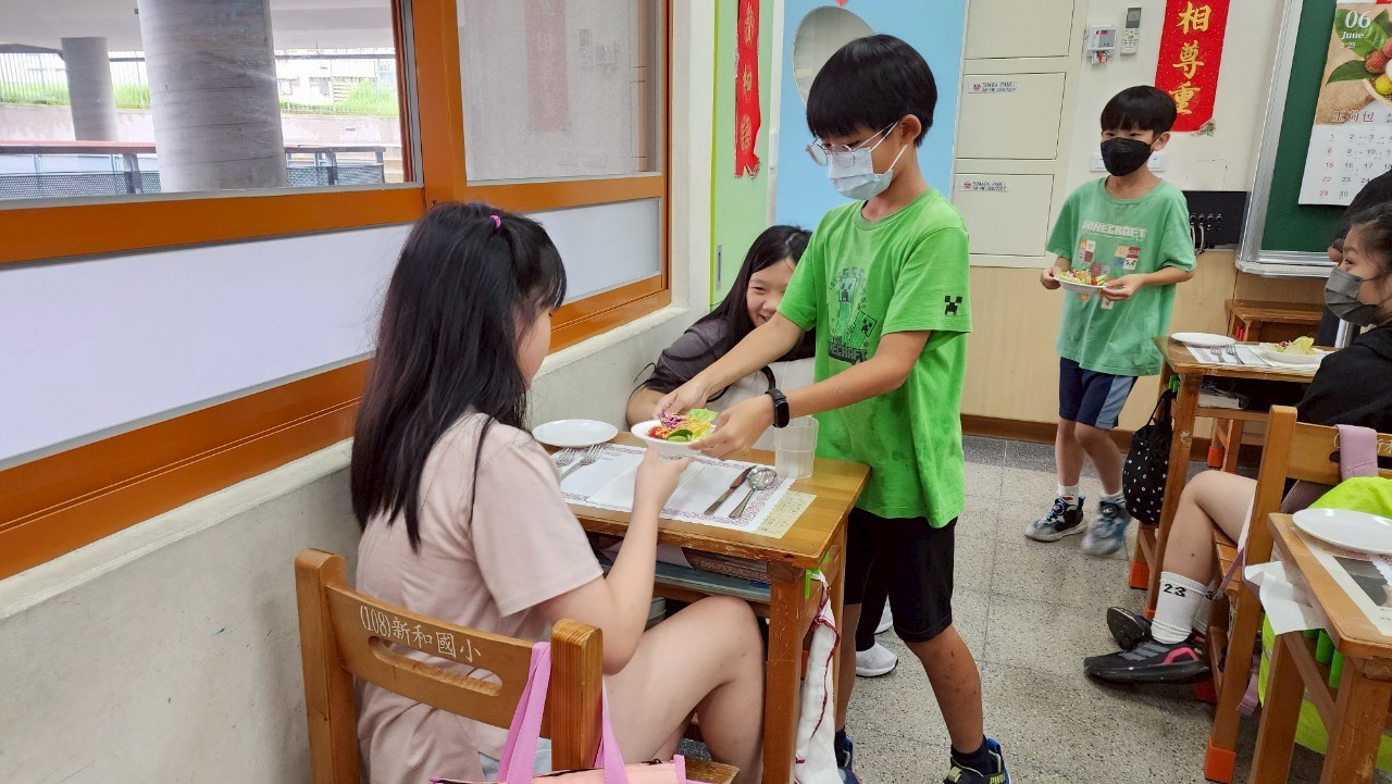 學弟妹服務畢業學長姐