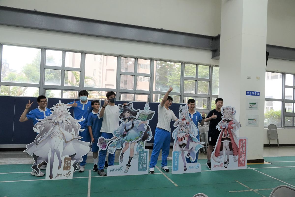 Vtuber夢工廠成果發表會，學生風色幻想Vtuber合影