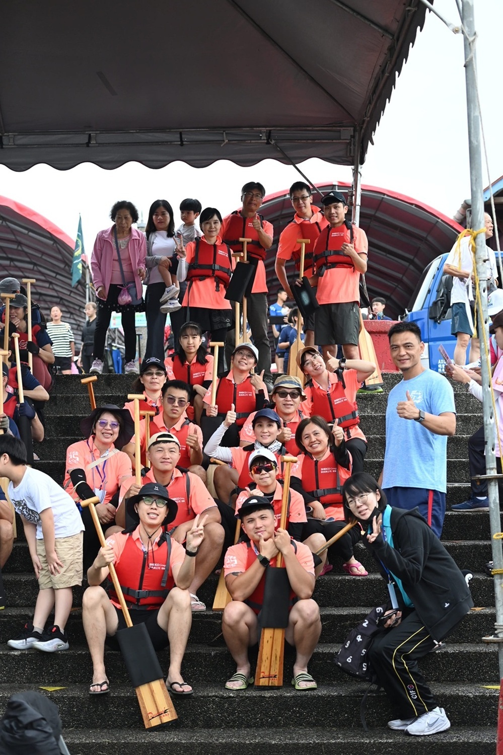 幸福宜特龍舟隊在冬山河蓄勢待發 (教育部提供)