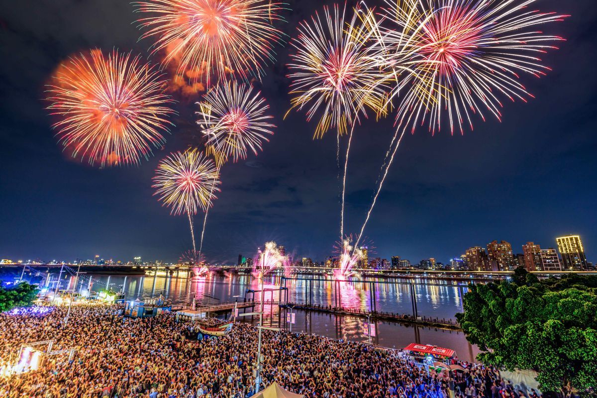 「2025大稻埕夏日節」規劃4場煙火秀和5場音樂會，陪大家度過盛夏時光