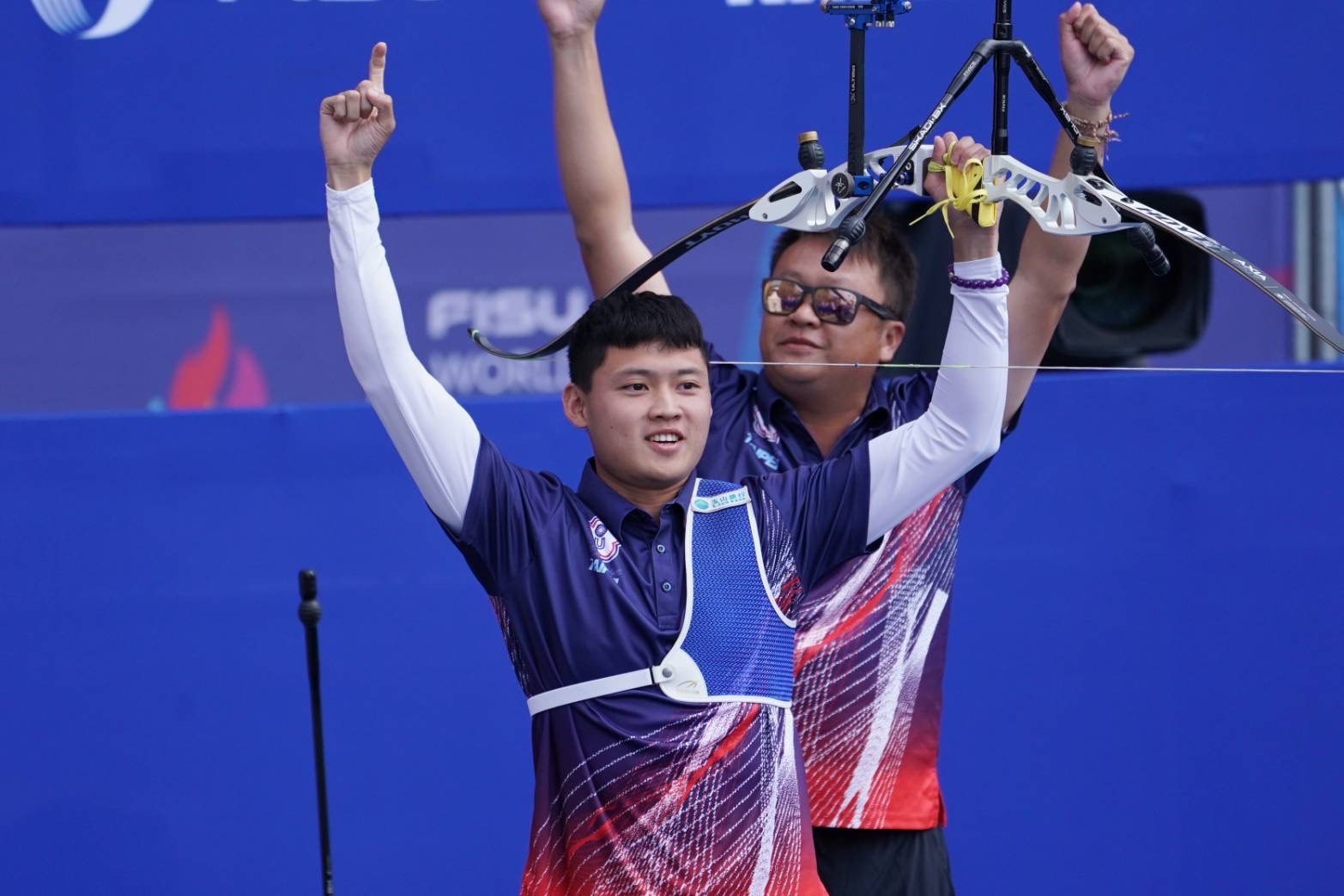 在第六局延長賽加射階段，湯智鈞率先射出10分滿箭，最終以6比5一舉摘金 (體育署提供)