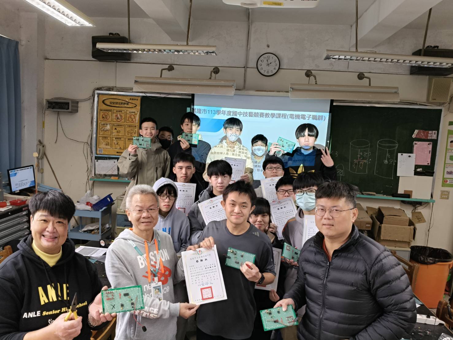 郭柏鋒目前就讀博士攻讀AI領域，仍定期回母校指導學弟妹技藝競賽。(技專校院招生專業化總辦公室提供)