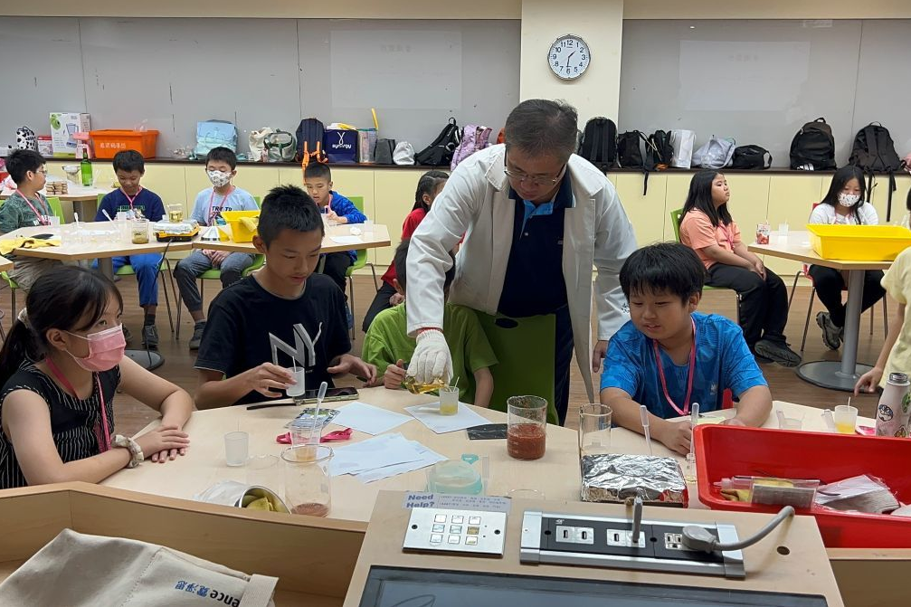 桃園市教育局辦理暑期營隊，鼓勵學生動手實作、激發探索精神