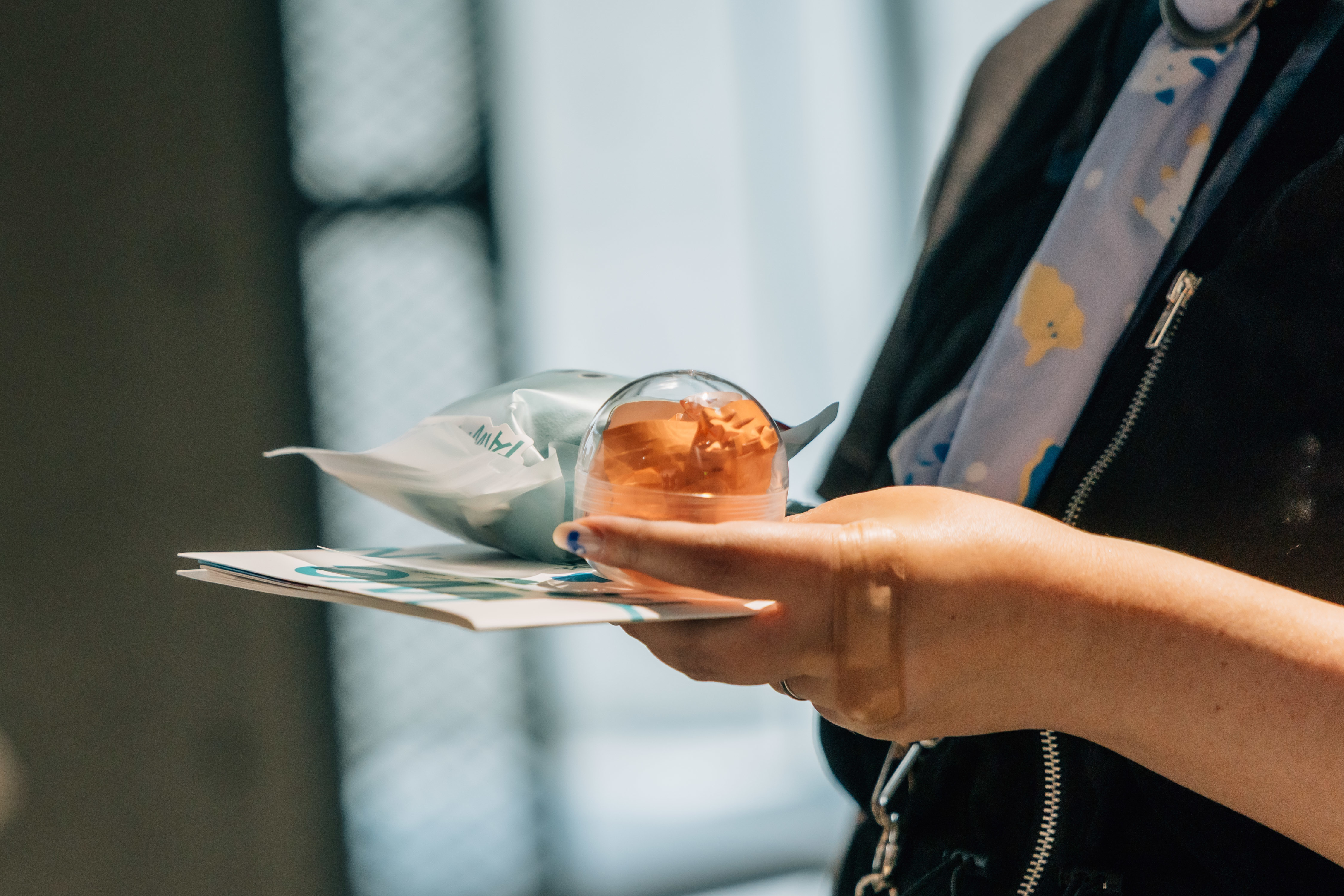 開幕短短10分鐘內玻璃扭蛋即售出逾百顆 (文化部提供)