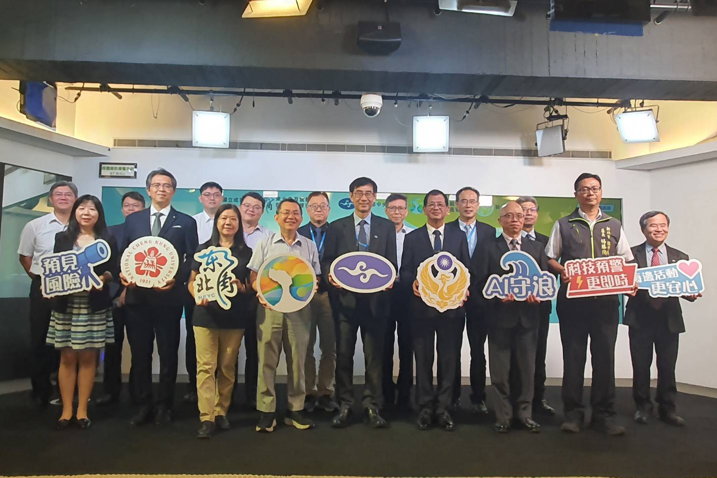 氣象署推AI海浪預警系統 防範瘋狗浪奪命