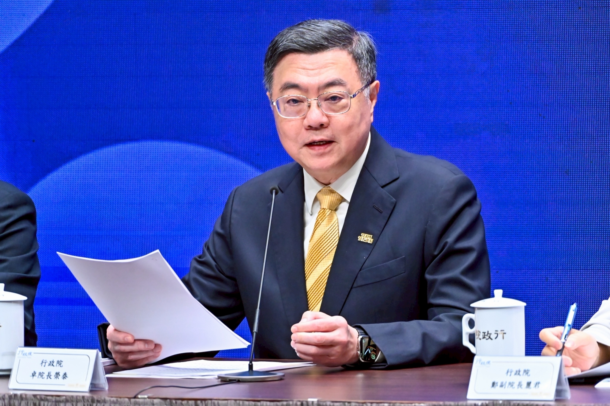 行政院院長卓榮泰說明115年度中央政府總預算案編列情形與施政重點。(行政院提供)