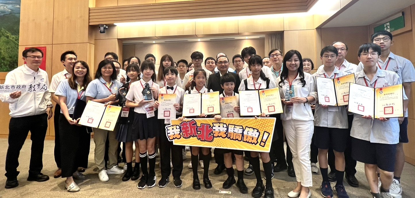 第65屆全國科展第一名獲獎師生於市政會議獻獎大合照